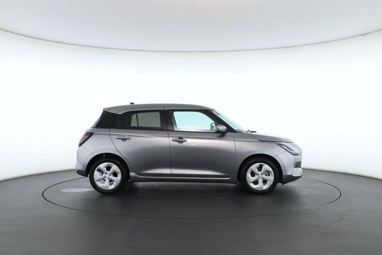 Suzuki Swift image 2