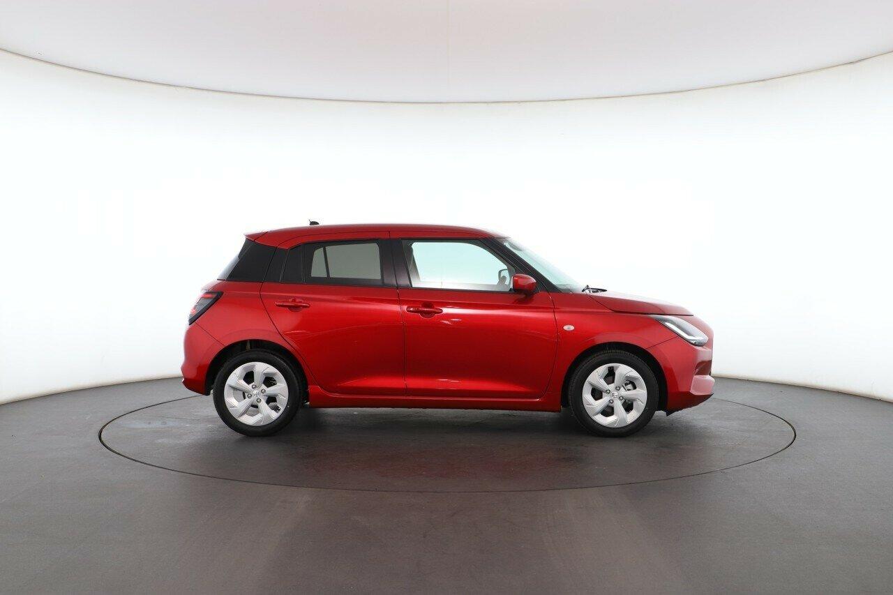 Suzuki Swift image 2