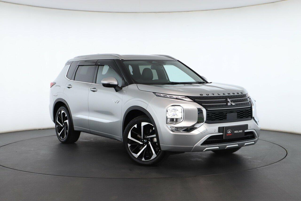Mitsubishi Outlander image 1