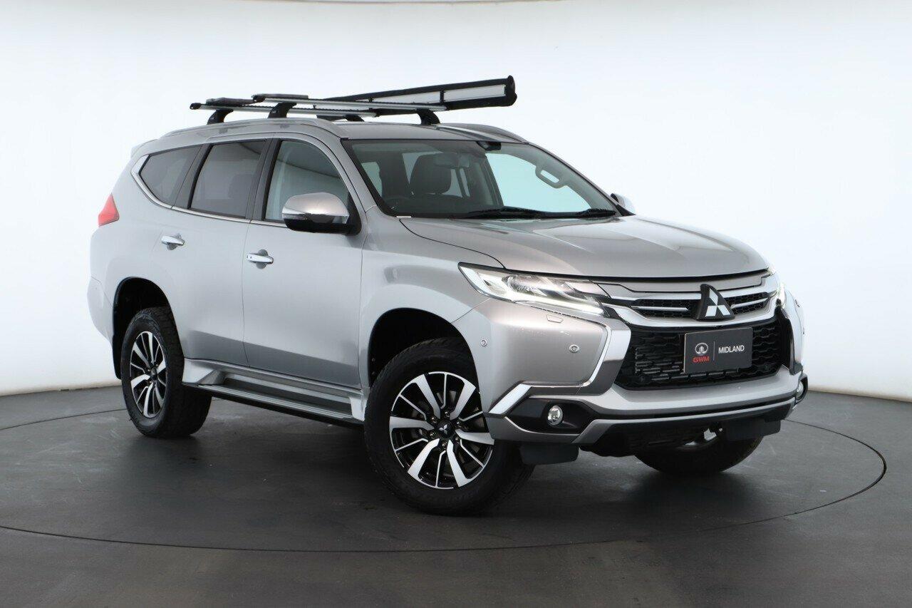 Mitsubishi Pajero Sport image 1