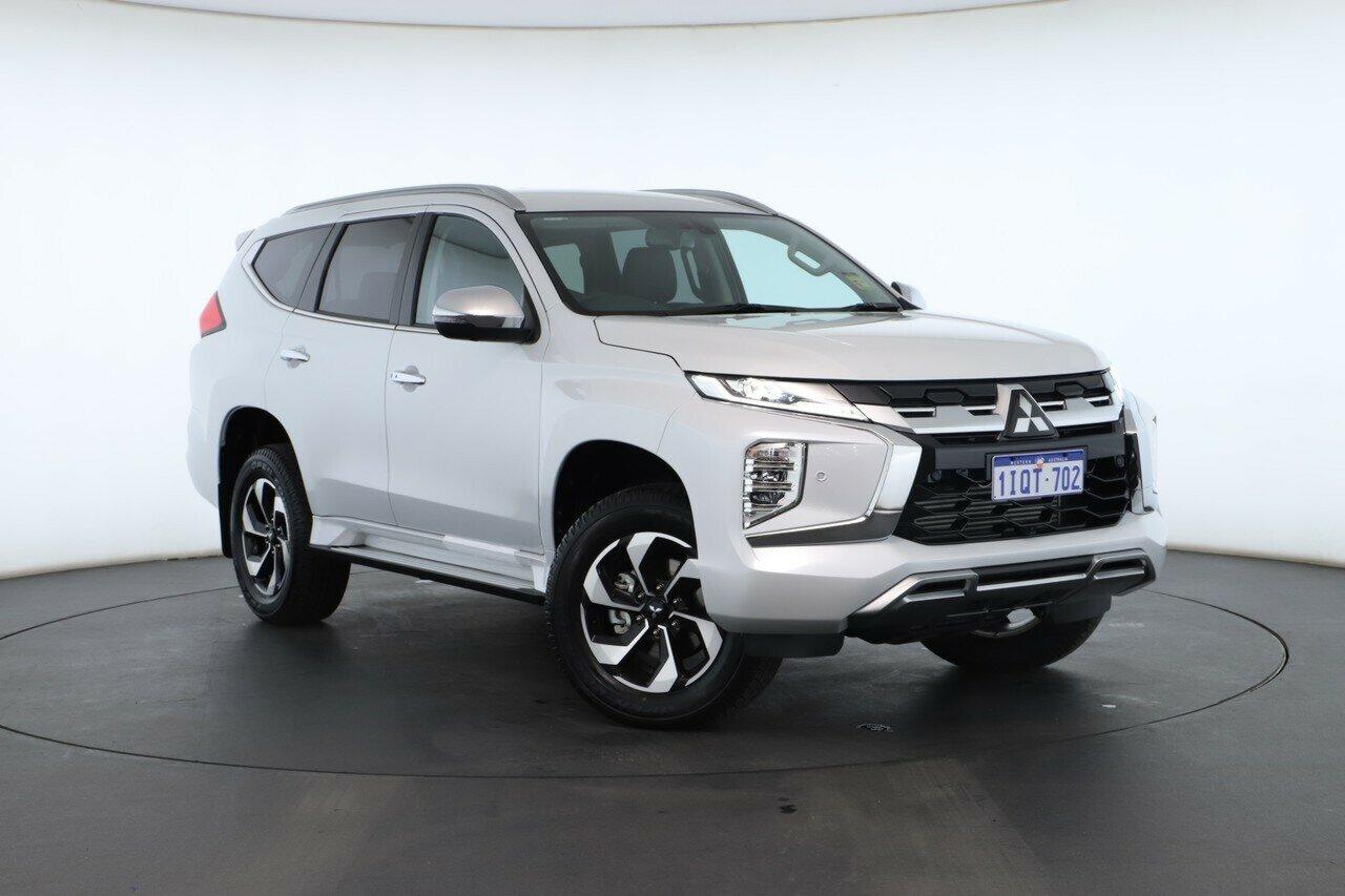 Mitsubishi Pajero Sport image 1