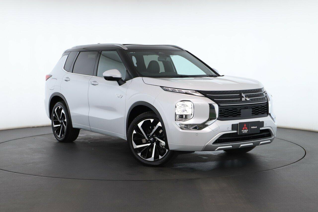 Mitsubishi Outlander image 1