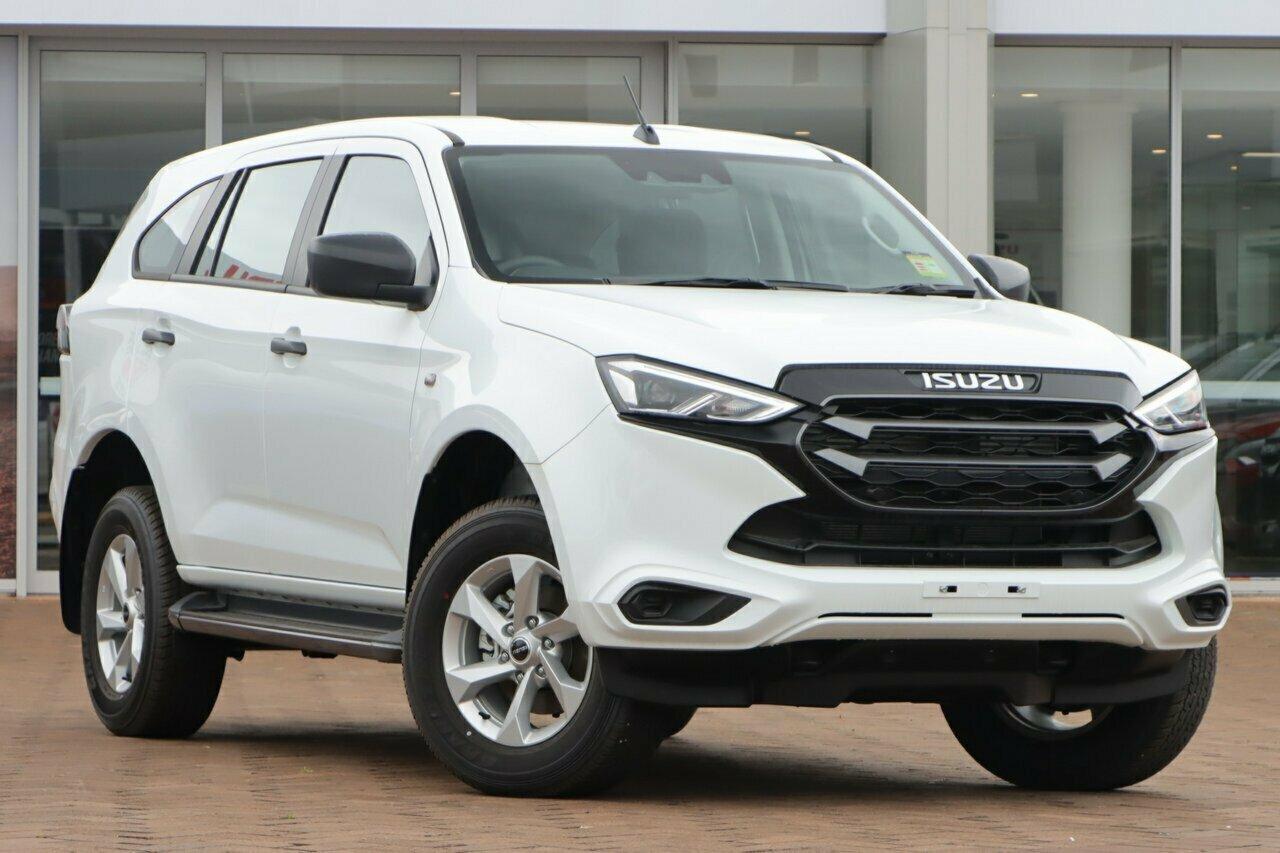 Isuzu Mu-x image 1
