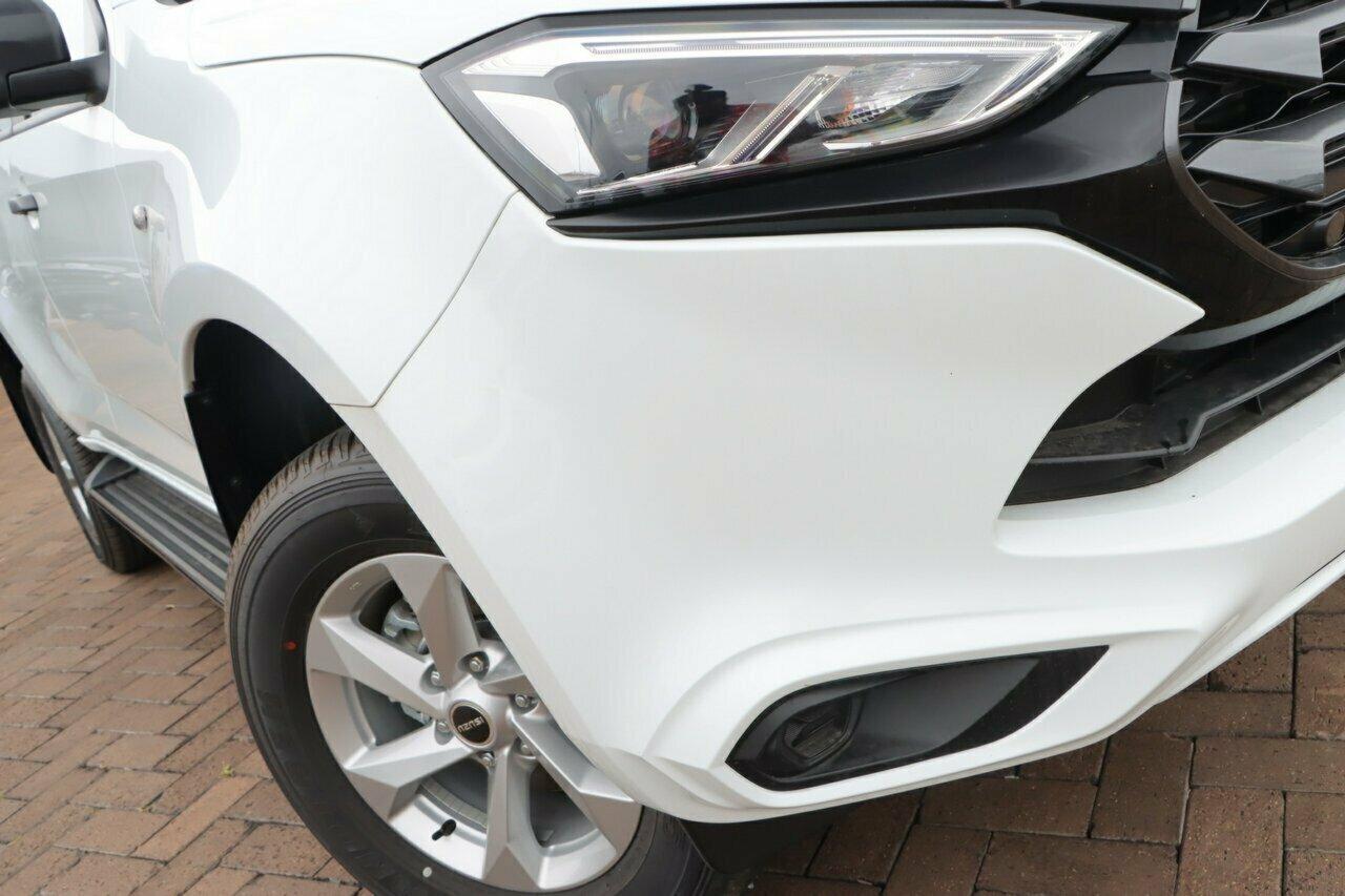 Isuzu Mu-x image 2