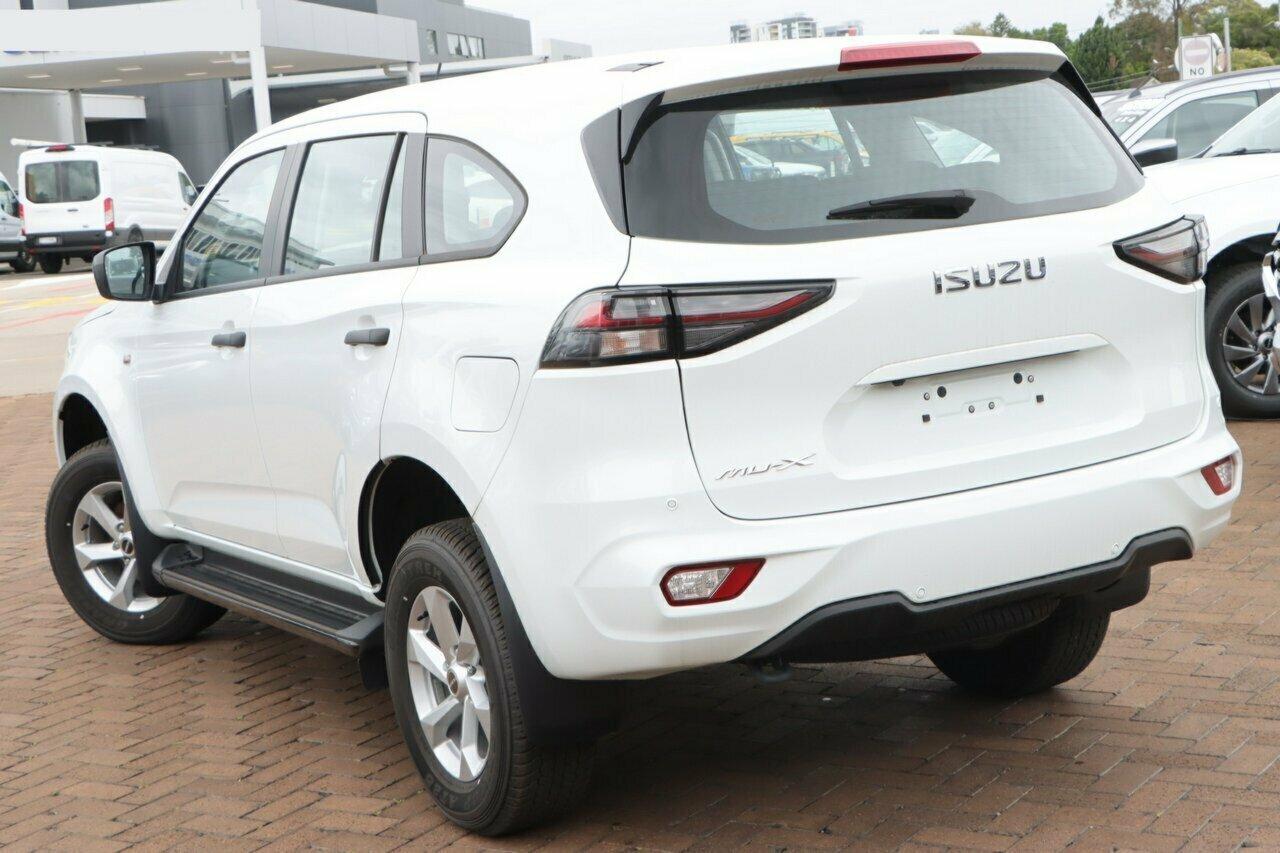 Isuzu Mu-x image 3