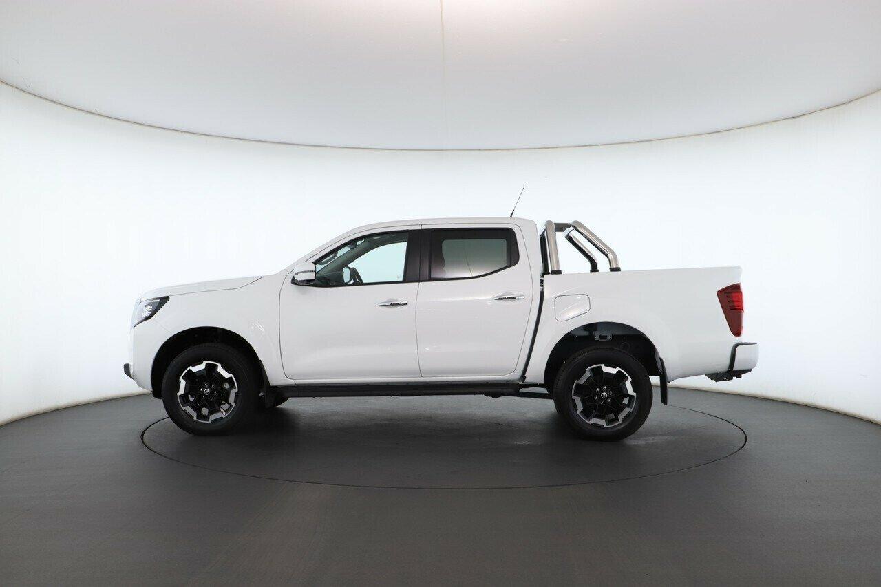 Nissan Navara image 3