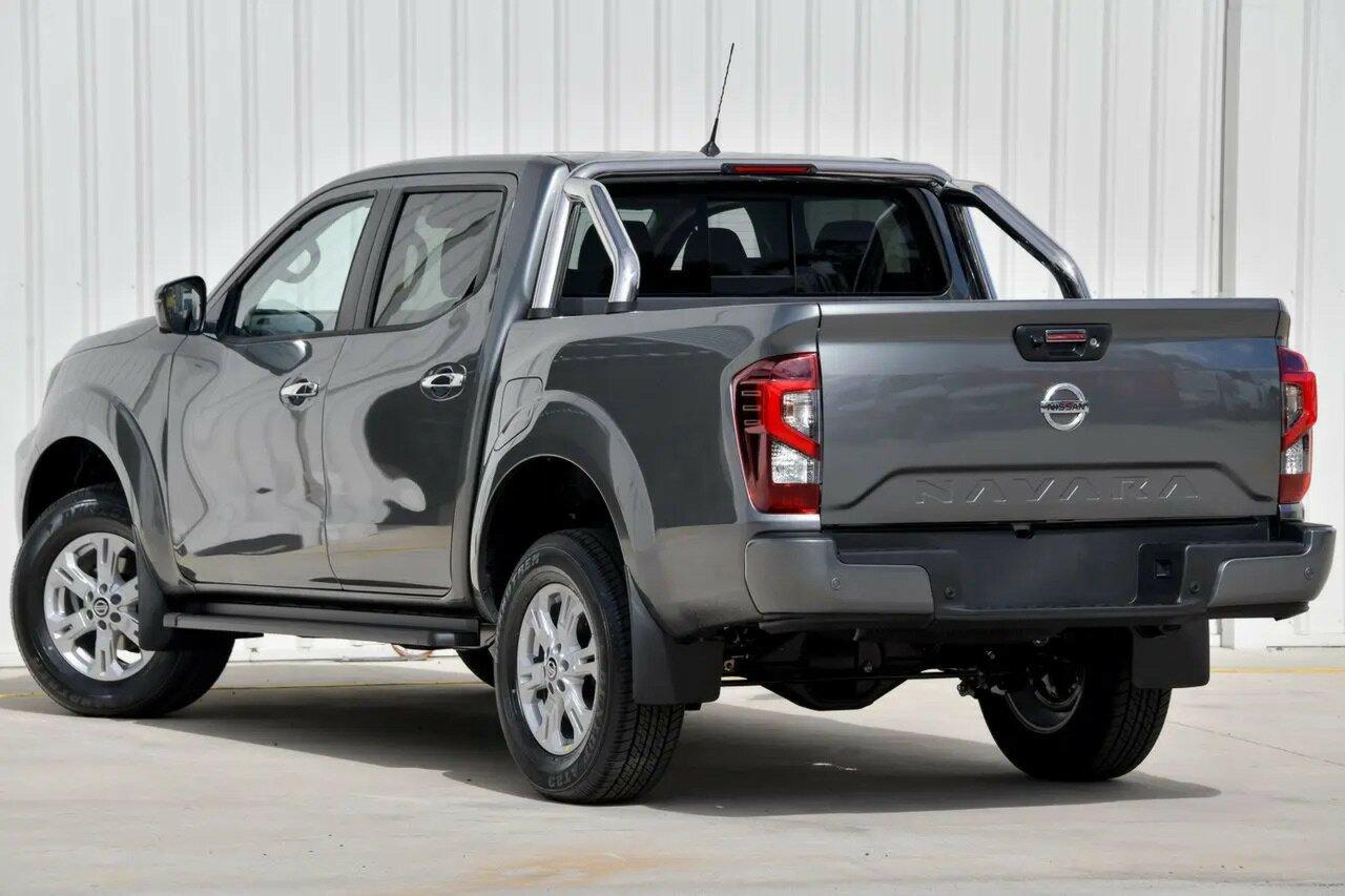 Nissan Navara image 2