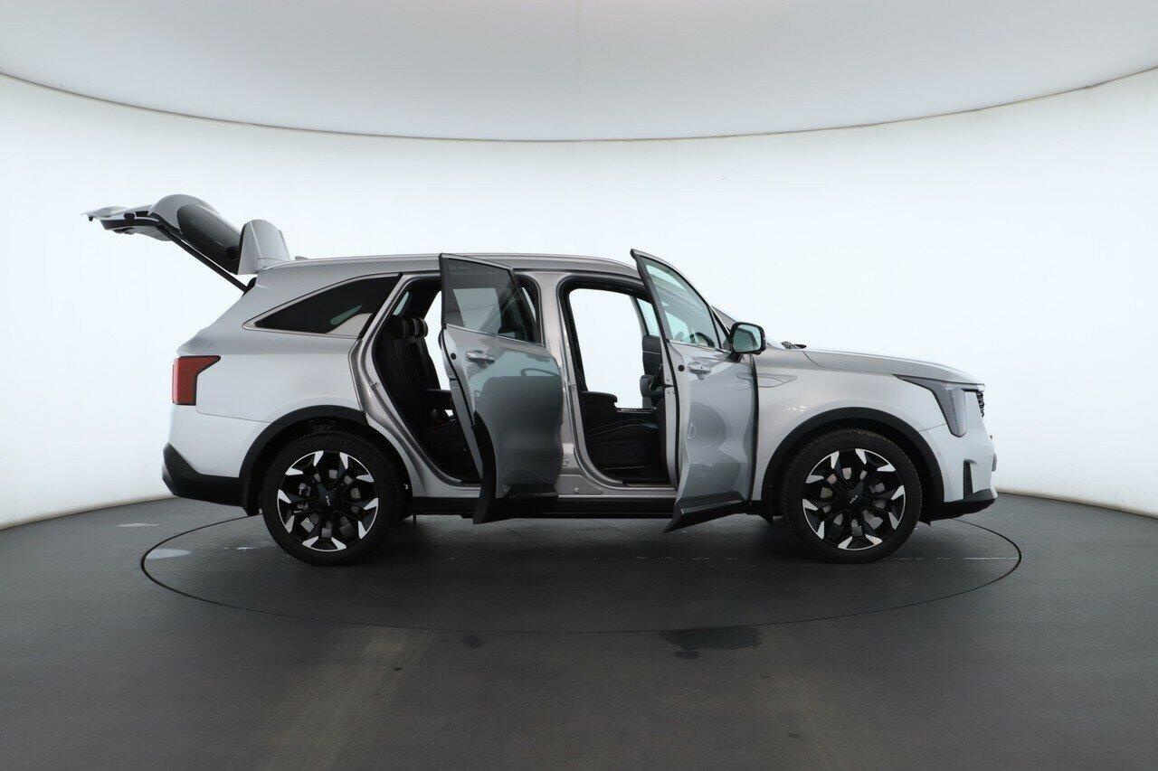 Kia Sorento image 2