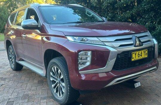 Mitsubishi Pajero Sport image 1